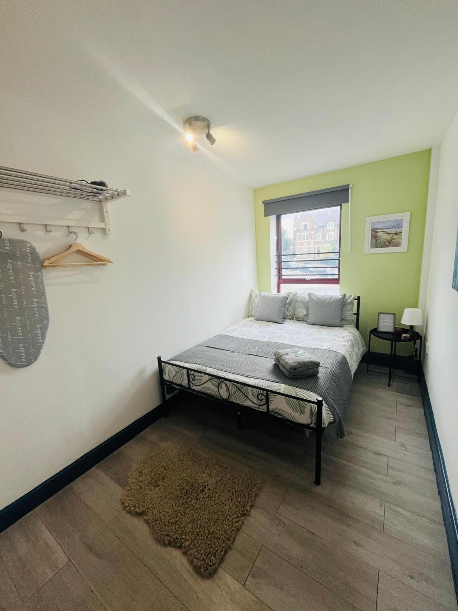 London Budget Rooms 603 Bilik gambar