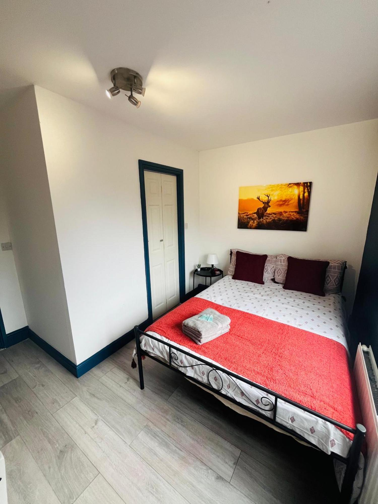 London Budget Rooms 603 Bilik gambar